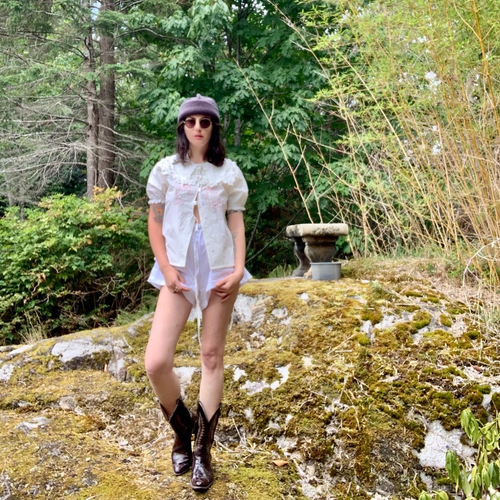 NWOT Kina and Tam white puff sleeve double frilly collar blouse